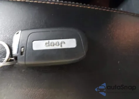 2018 Jeep Compass Latitude 4X4 из США, поврежденный, VIN 3C4NJDBB9JT116391